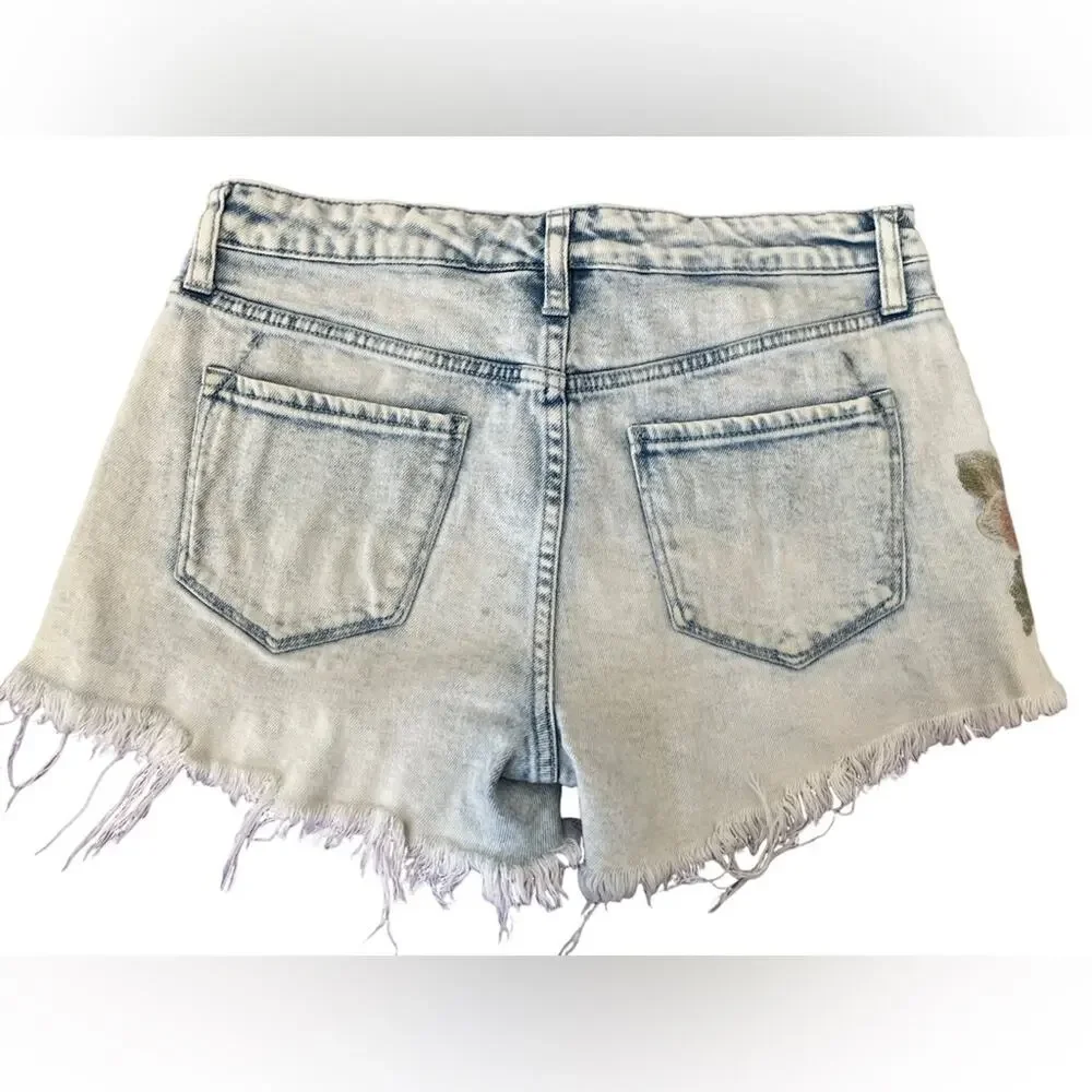 Massimo Denim Shorts with Floral Embroidery size 6/28